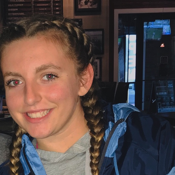 Meet your Posher, Kayla - Picture 1 of 1